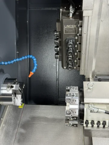 Torno CNC Barramento Inclinado GLI 400 - Imagem 45