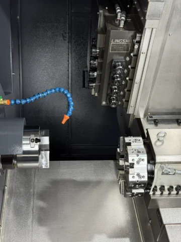 Torno CNC Barramento Inclinado GLI 400 - Imagem 7