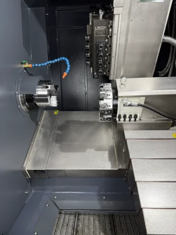 Torno CNC Barramento Inclinado GLI 400 - Imagem 6