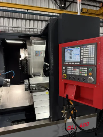 Torno CNC Barramento Inclinado GLI 400 - Imagem 4