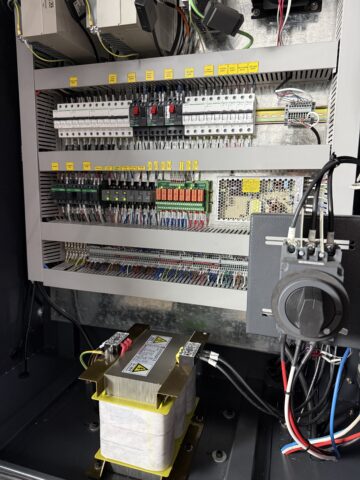 Torno CNC Barramento Inclinado GLI 400 - Imagem 30