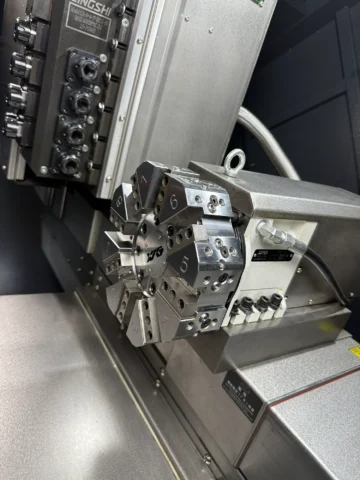 Torno CNC Barramento Inclinado GLI 400 - Imagem 11